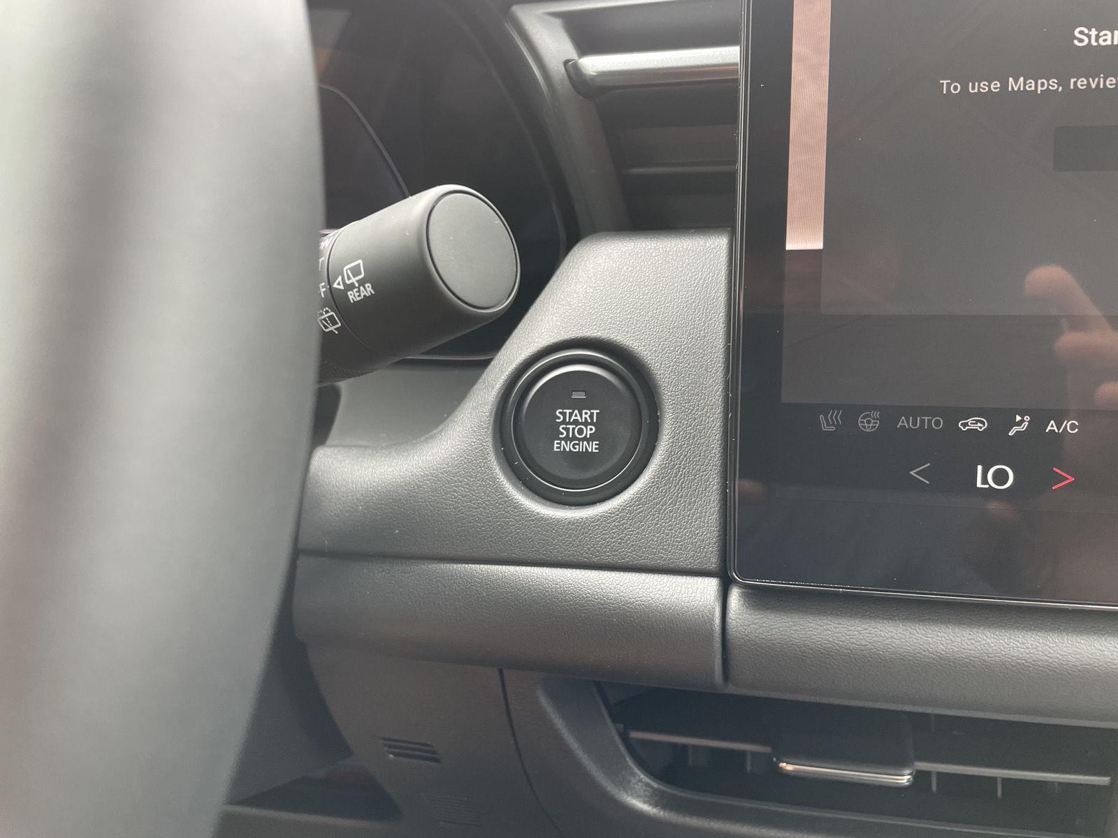 Vehicle photo 23