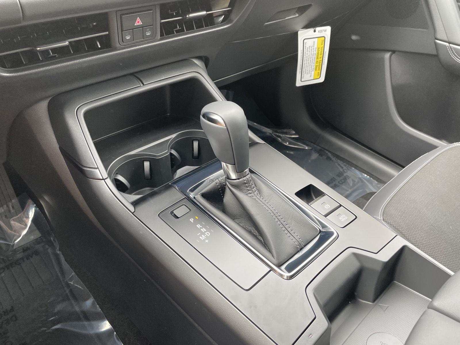 Vehicle photo 26