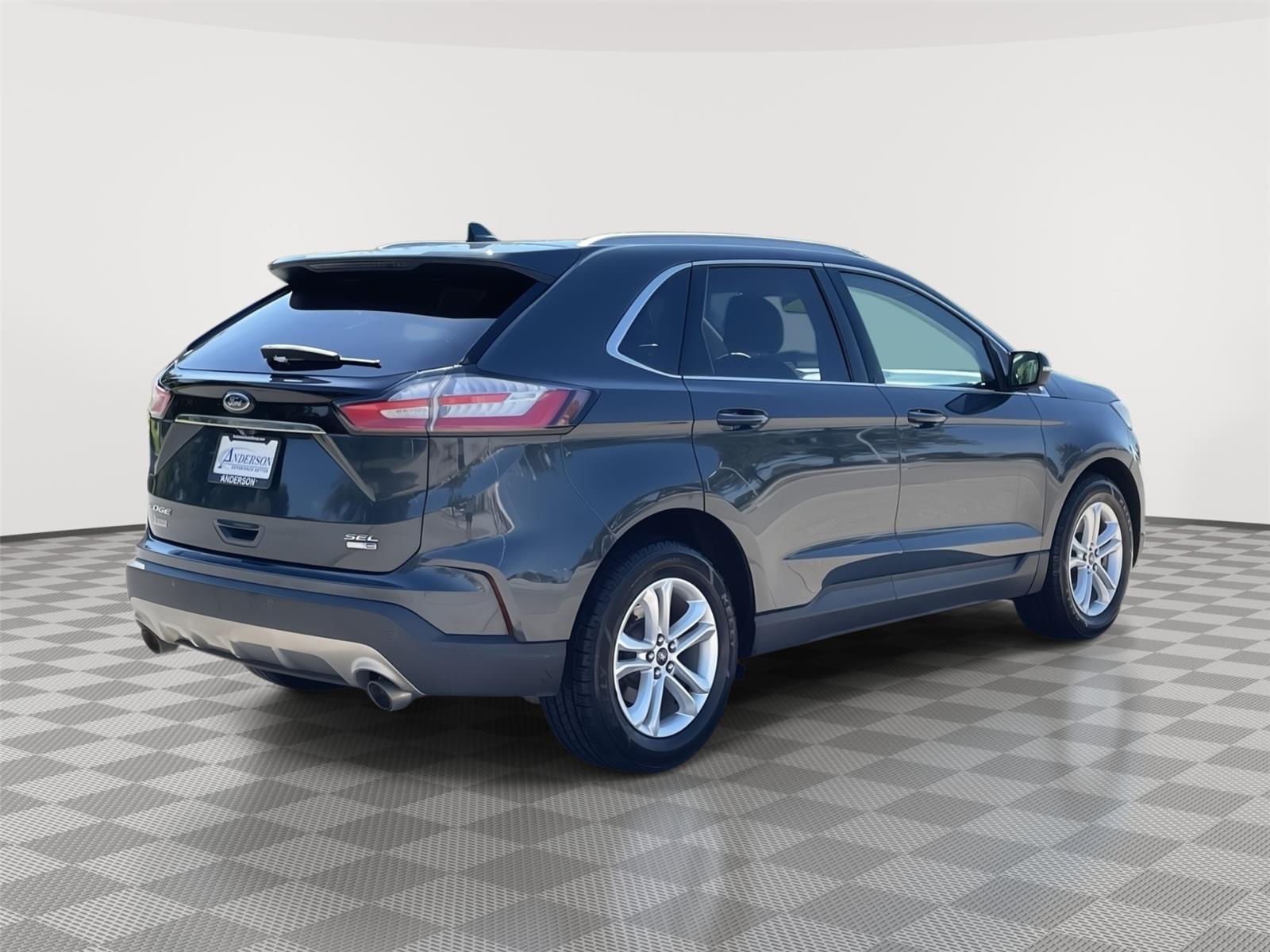 Vehicle photo 7