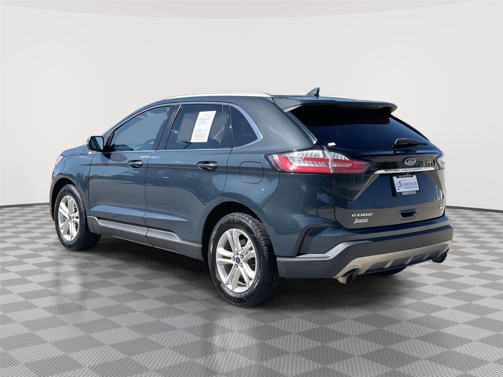 Vehicle photo 9