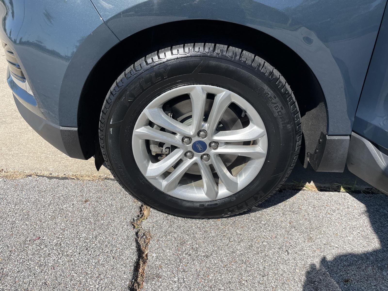 Vehicle photo 10