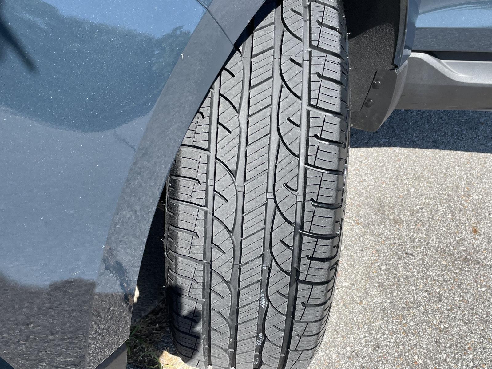 Vehicle photo 11