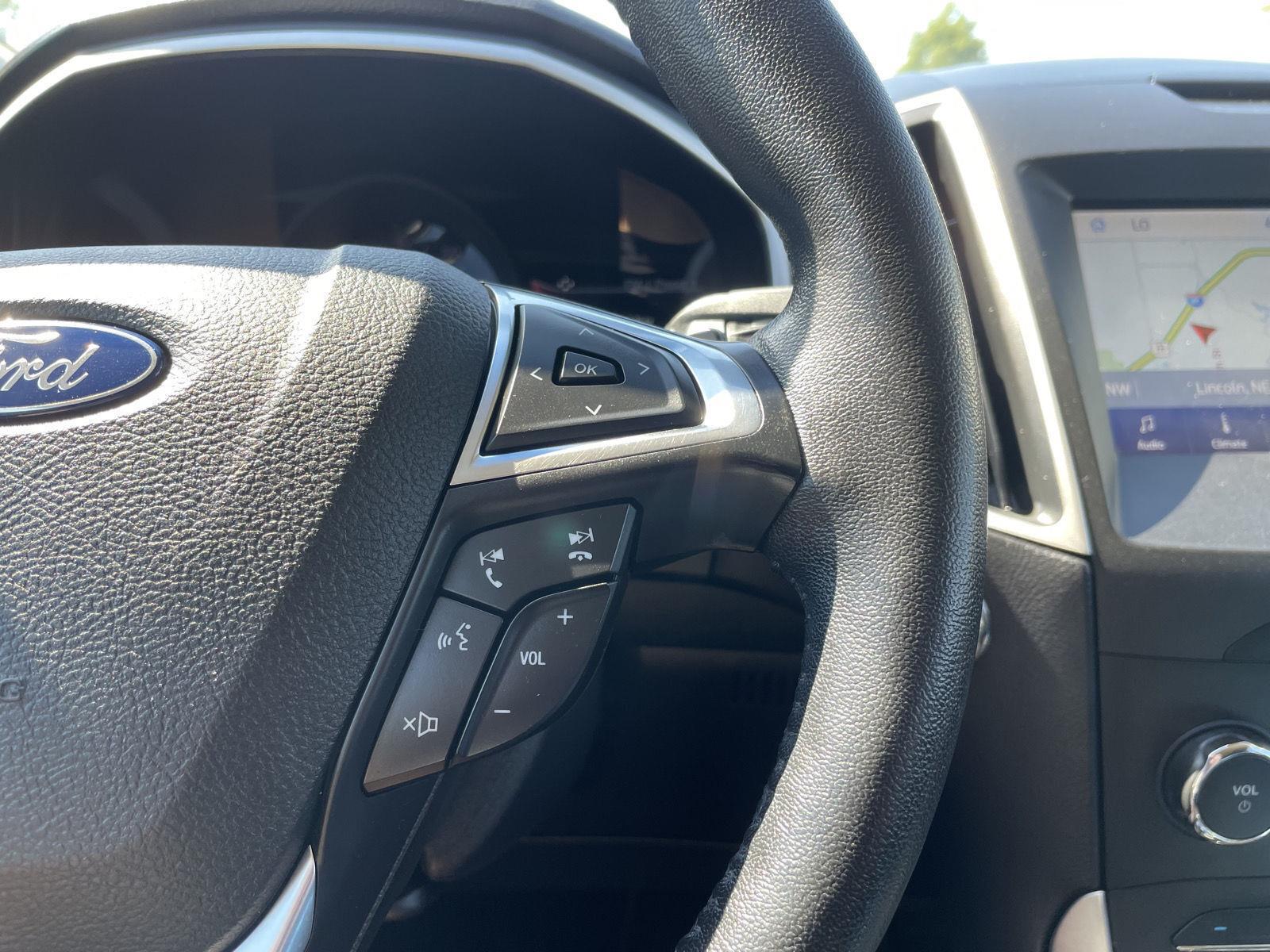 Vehicle photo 14