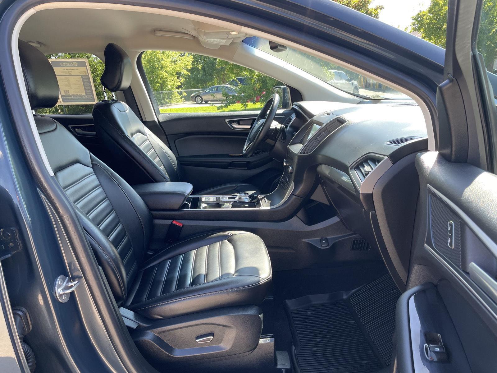 Vehicle photo 19