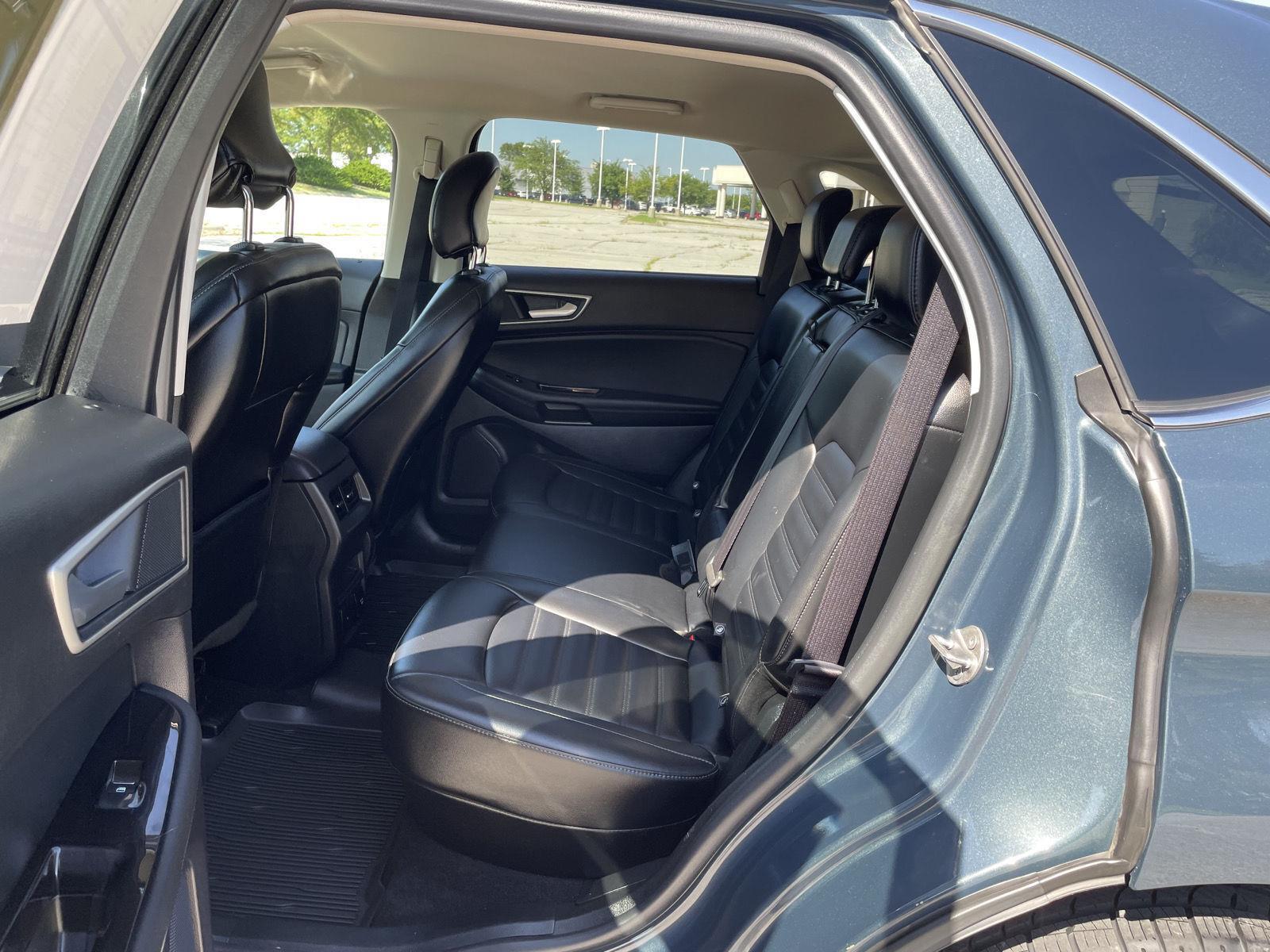 Vehicle photo 20