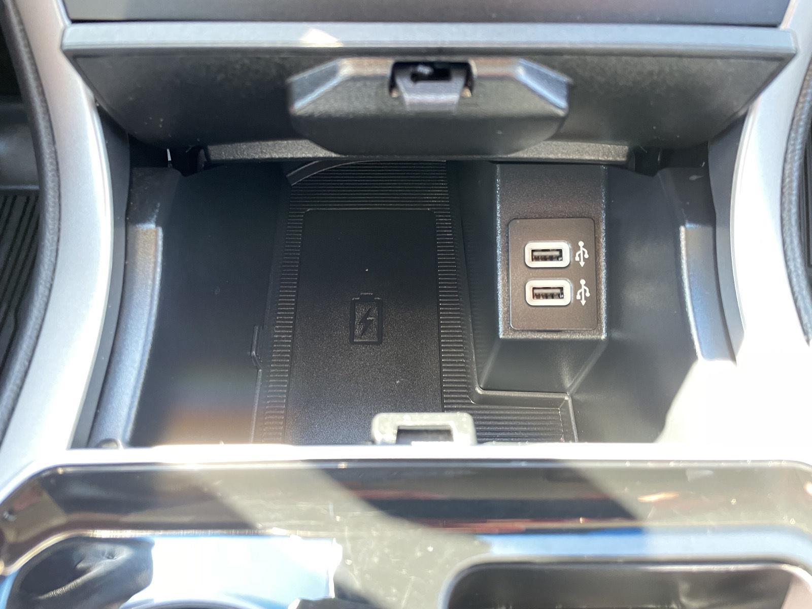 Vehicle photo 27