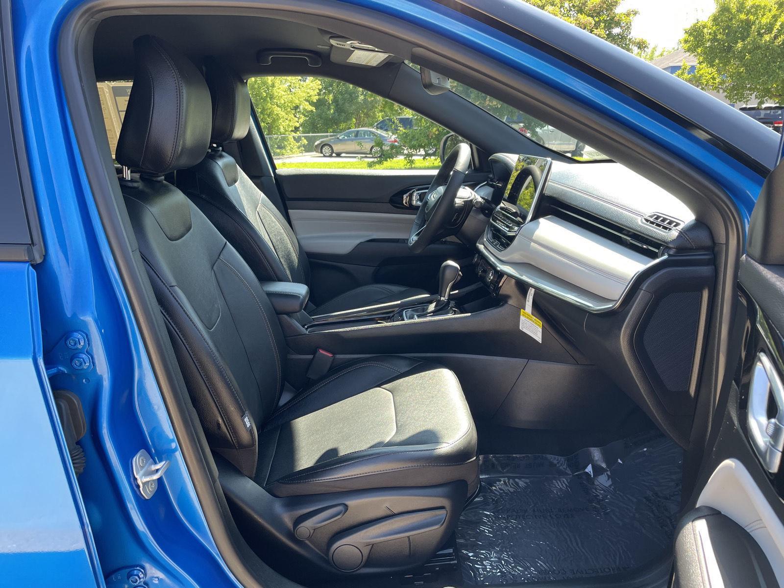 Vehicle photo 19