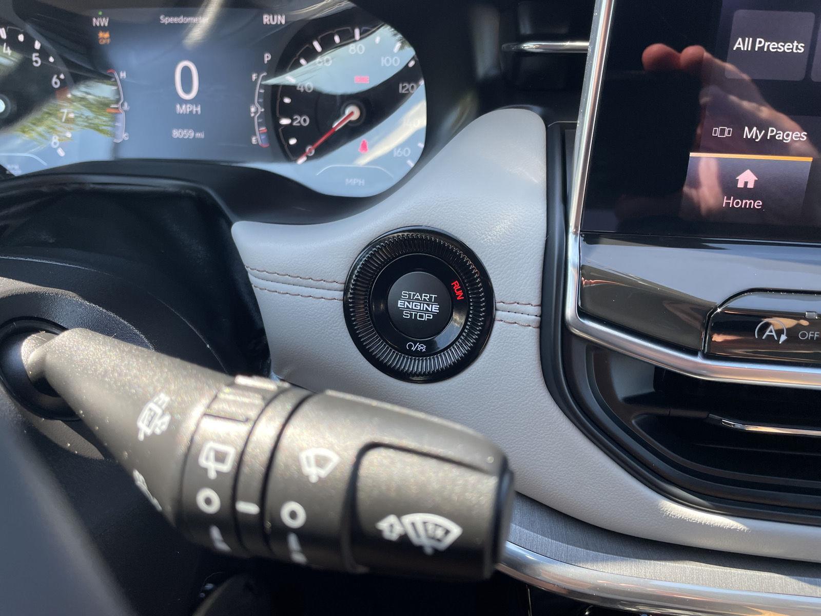 Vehicle photo 24