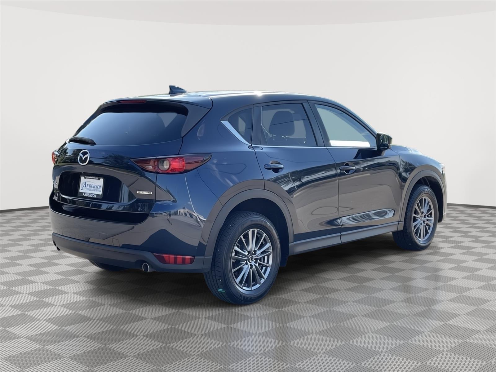 Vehicle photo 7