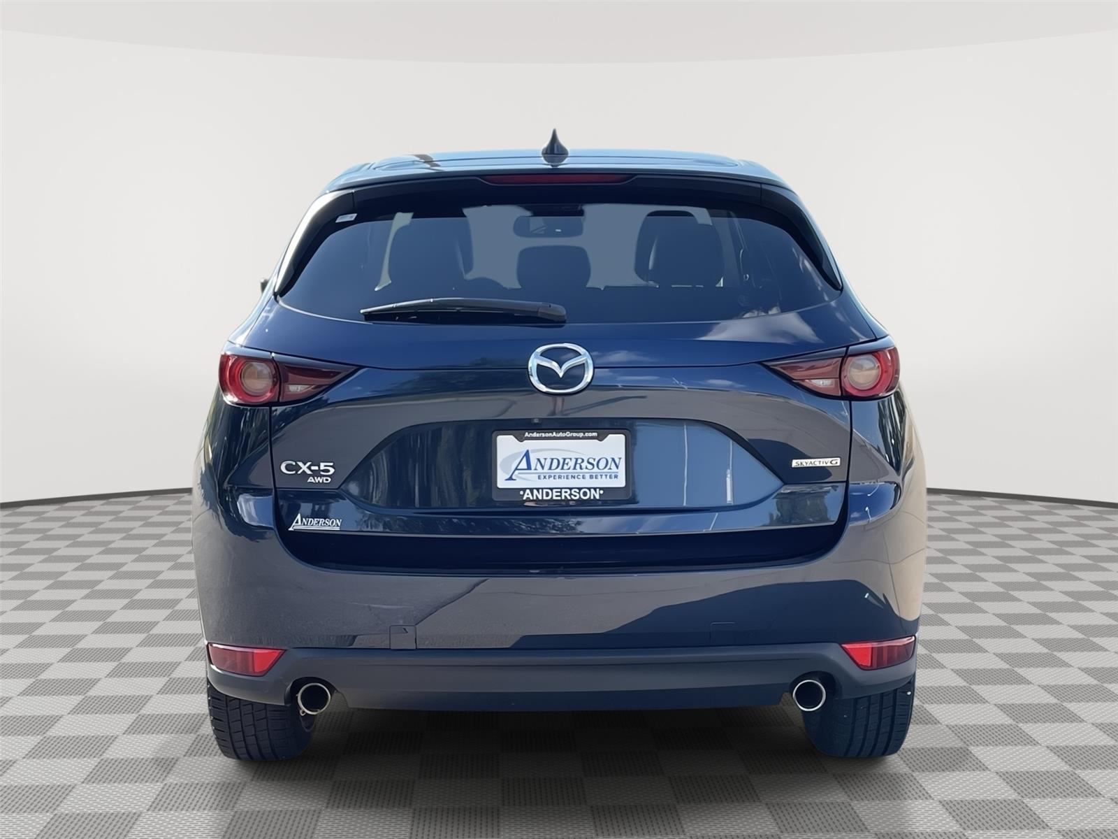 Vehicle photo 8