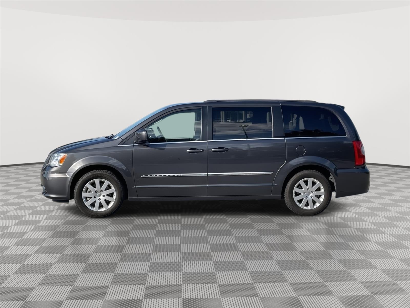 Vehicle photo 2