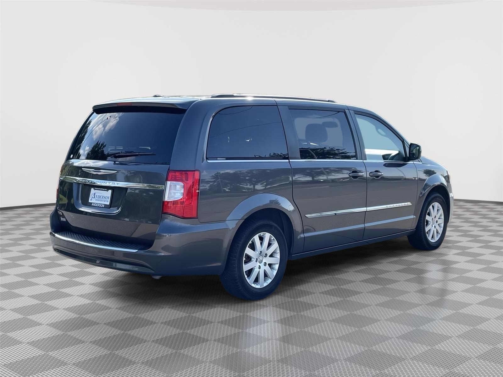 Vehicle photo 6