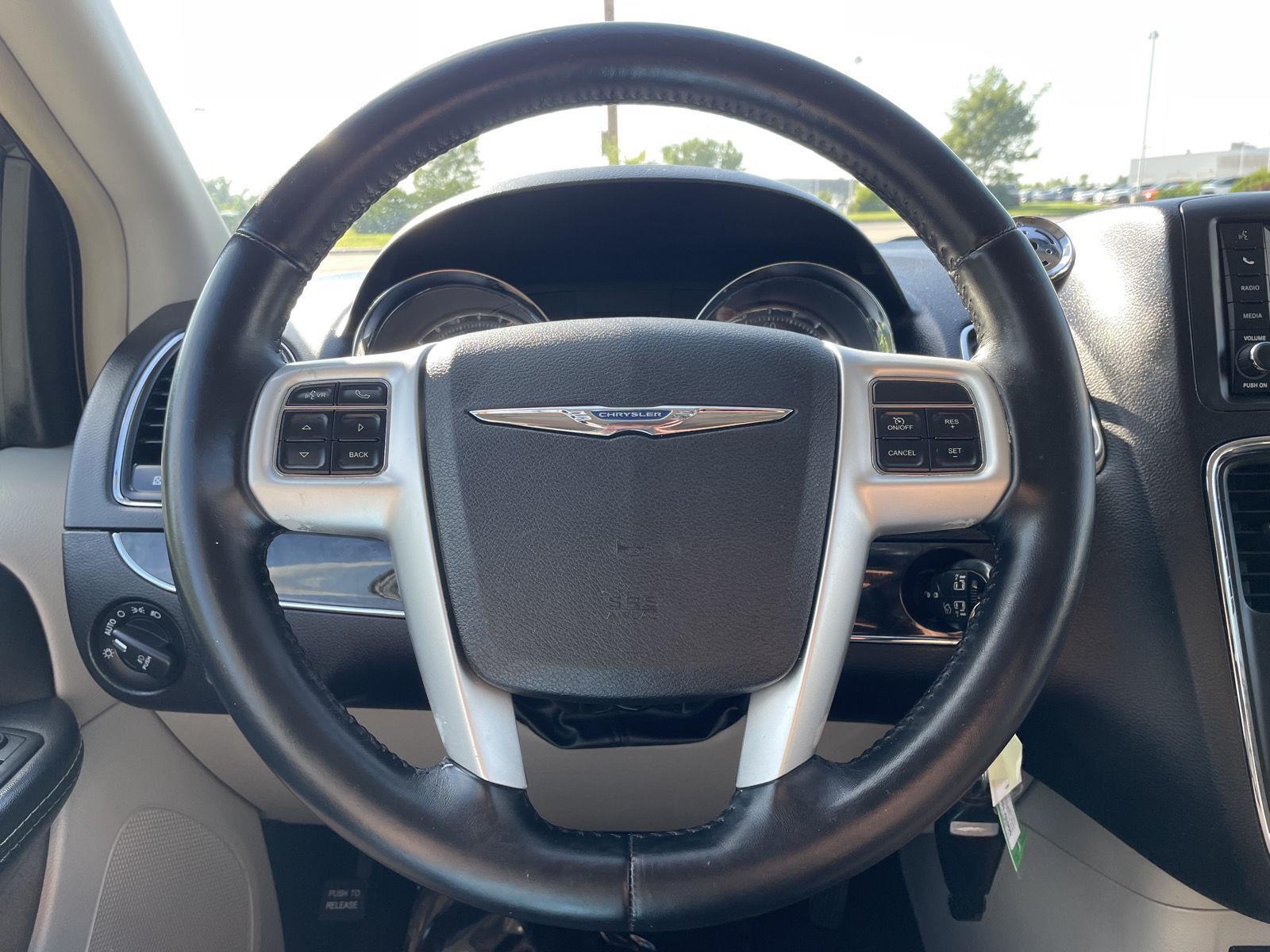 Vehicle photo 11