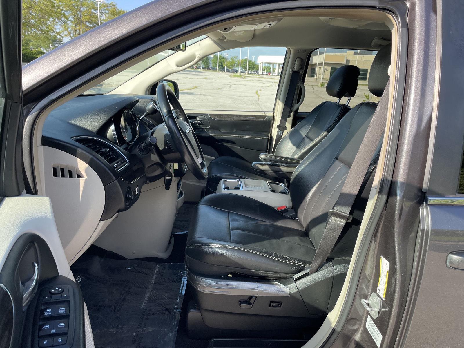 Vehicle photo 15