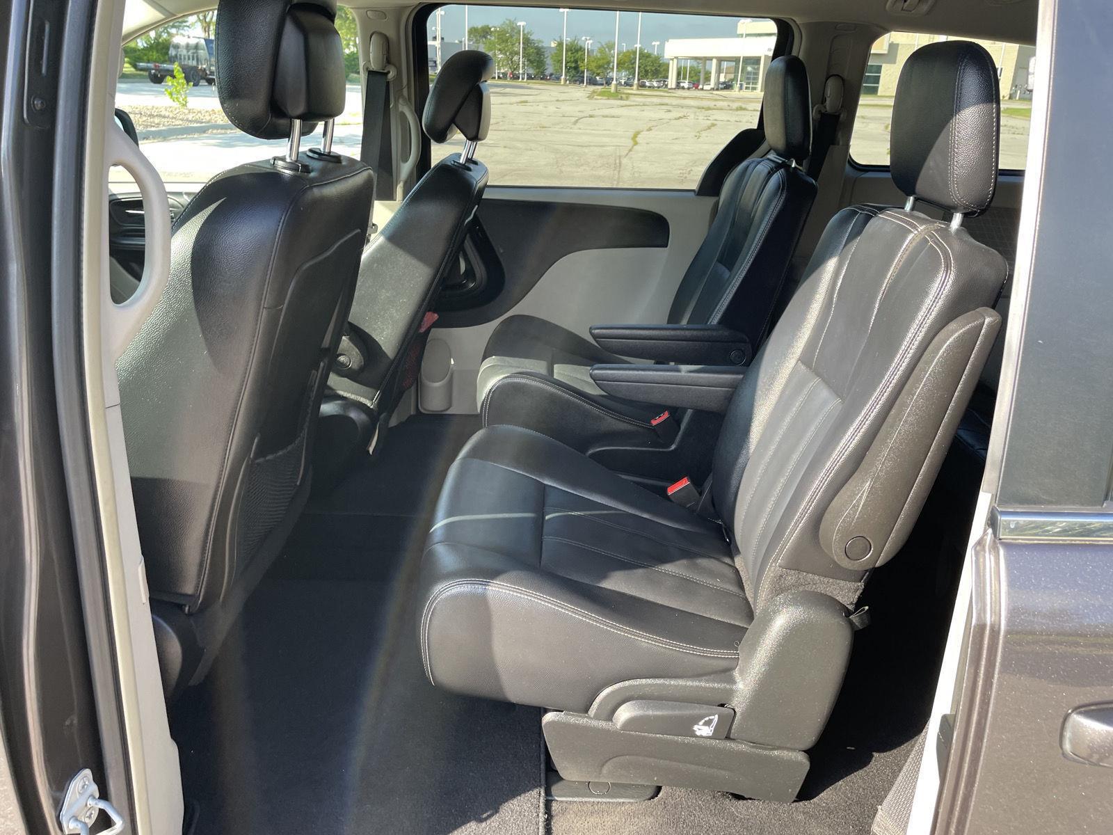 Vehicle photo 18