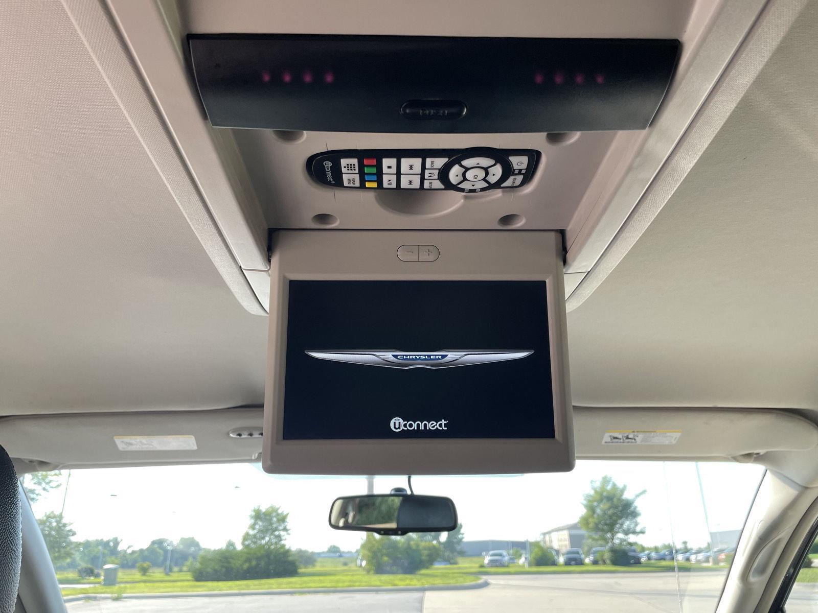 Vehicle photo 19