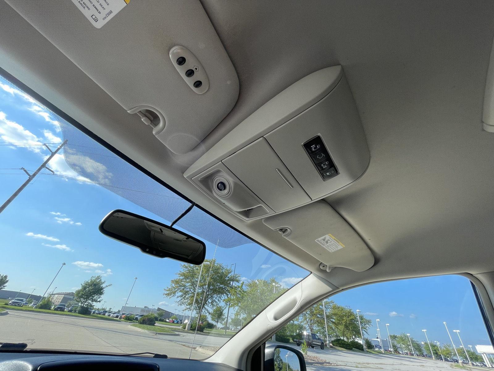 Vehicle photo 21