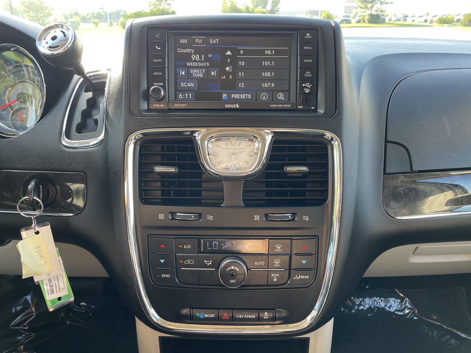 Vehicle photo 22