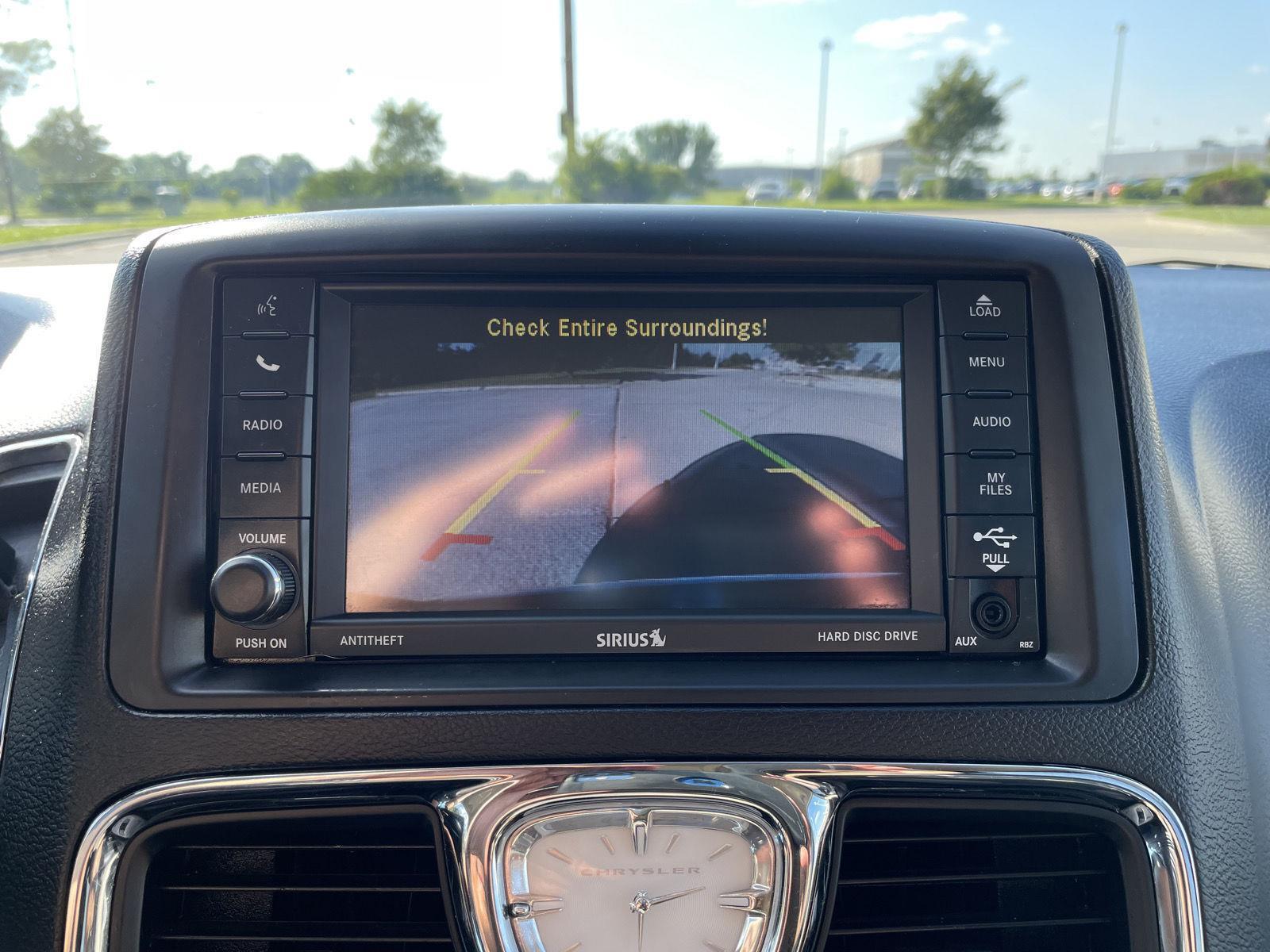 Vehicle photo 23