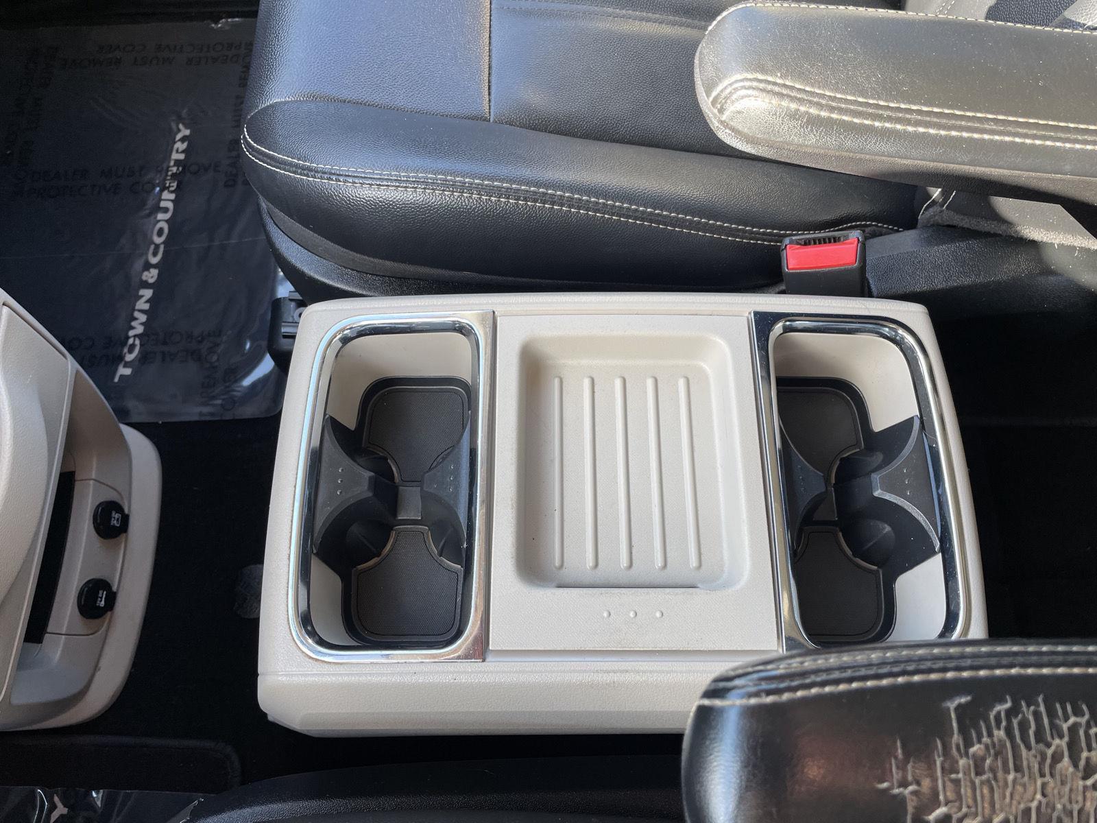 Vehicle photo 28