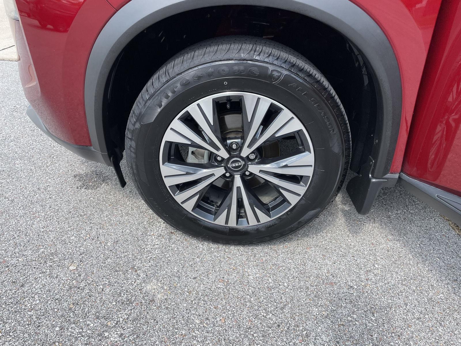 Vehicle photo 10