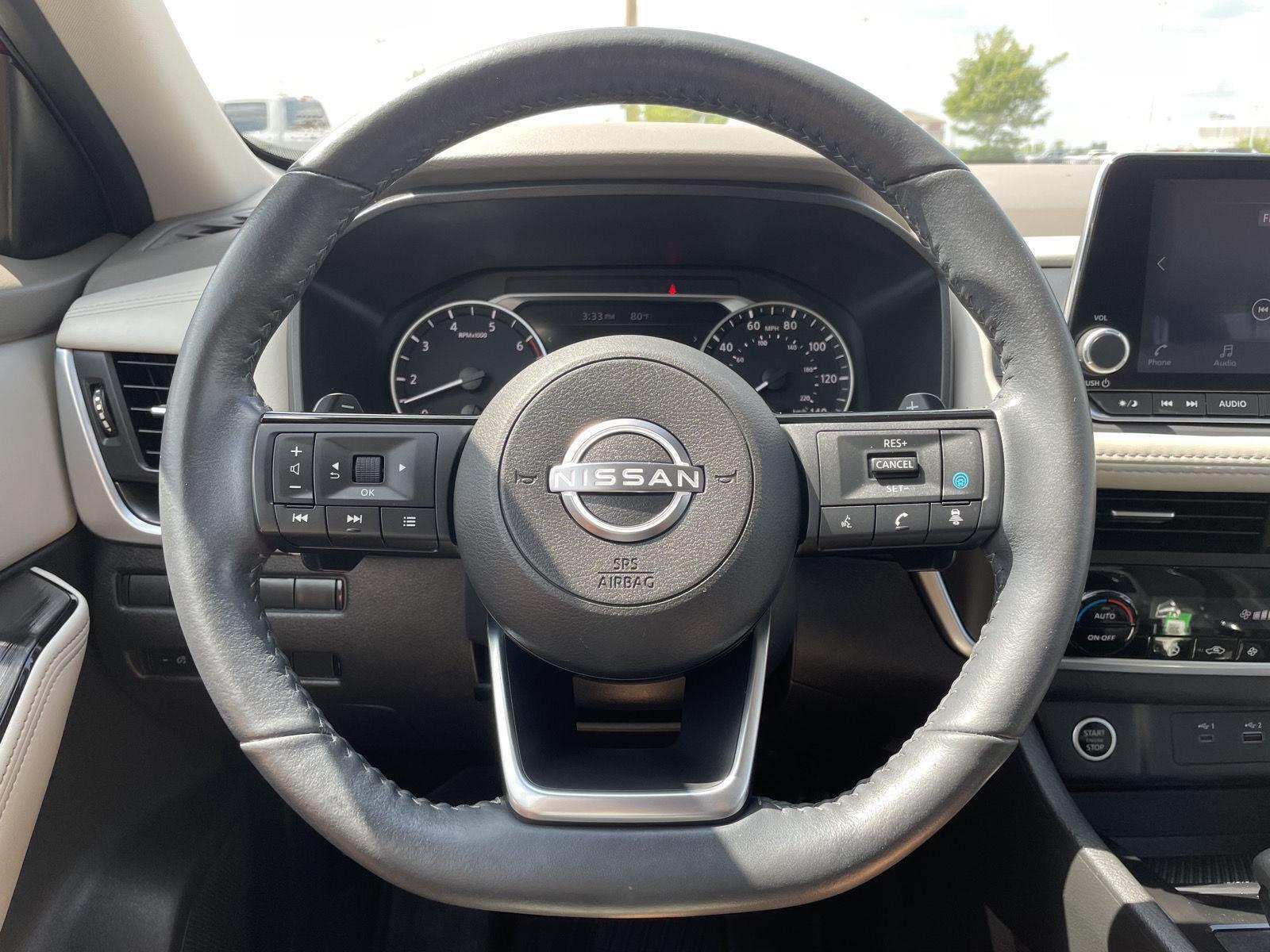 Vehicle photo 12