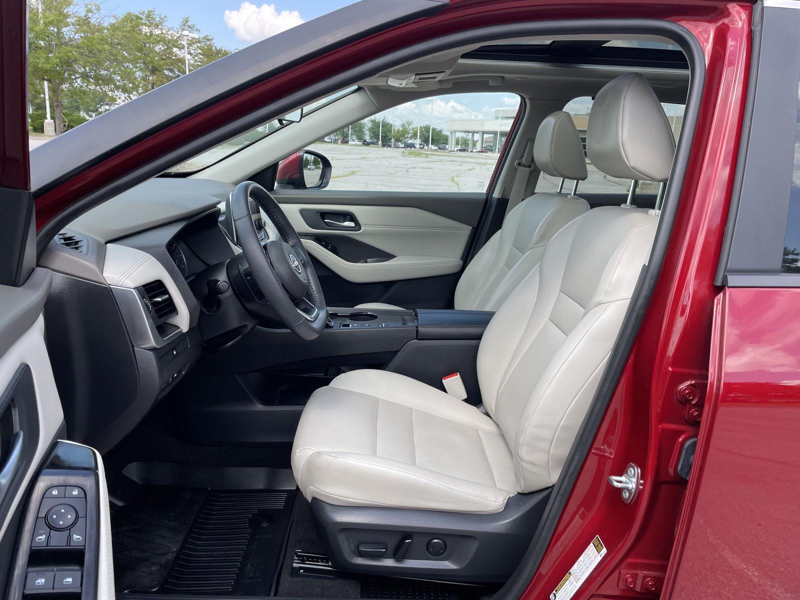 Vehicle photo 17