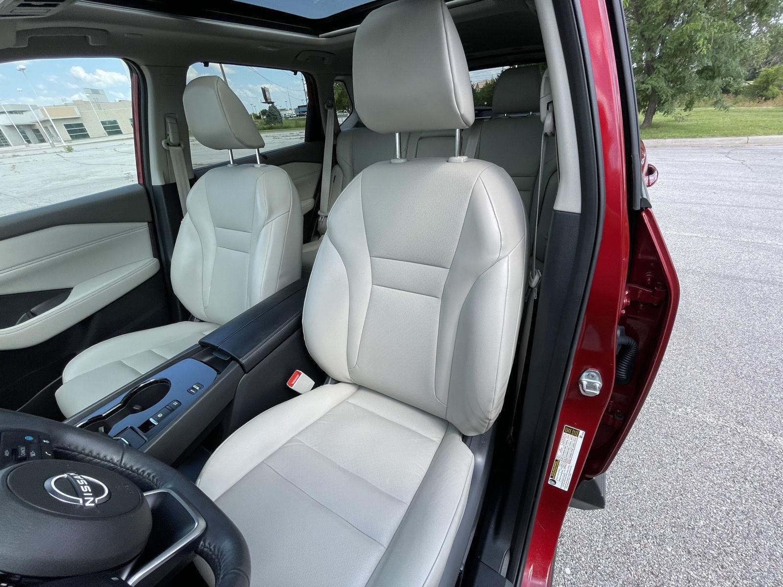 Vehicle photo 18