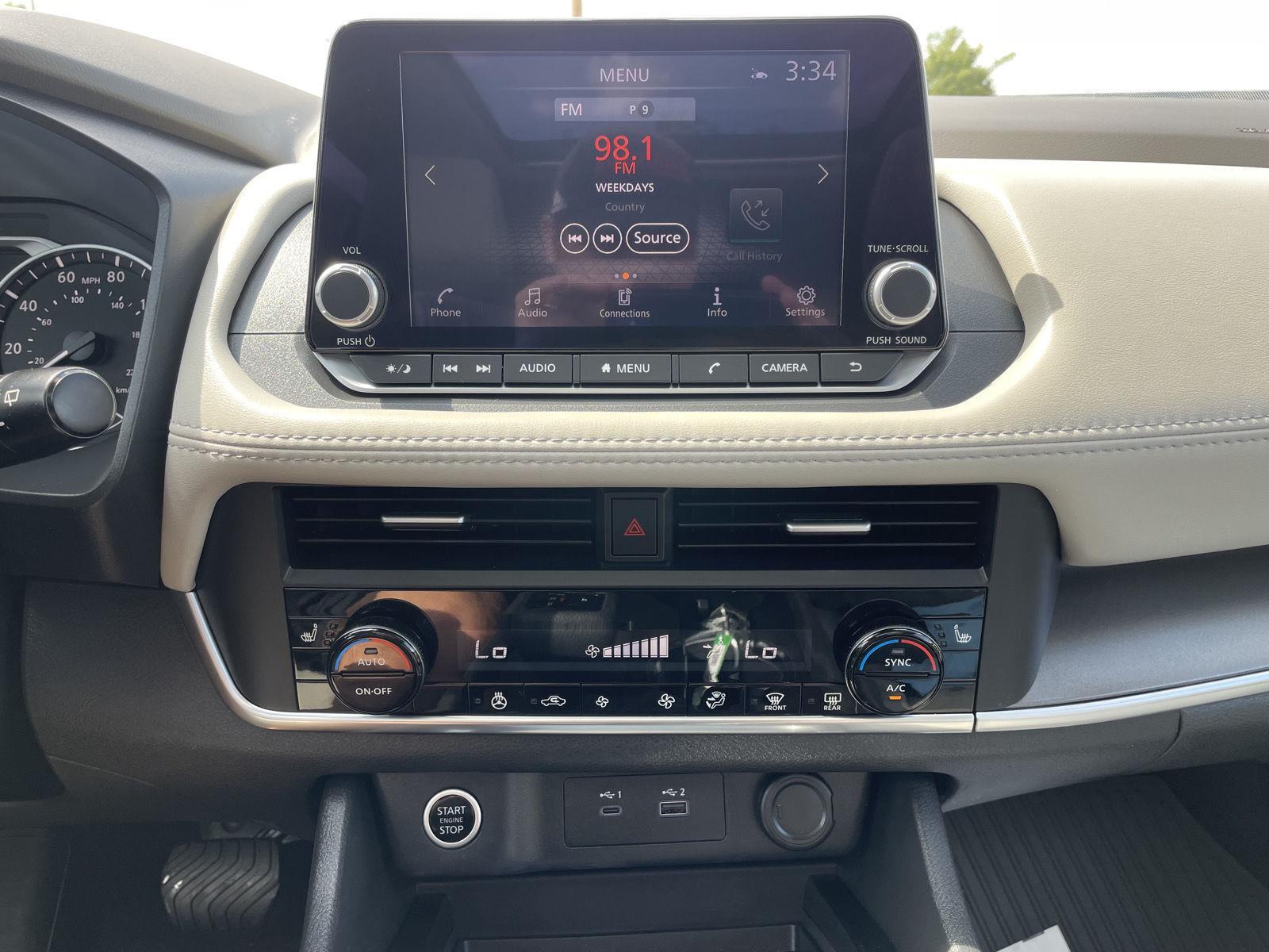 Vehicle photo 23