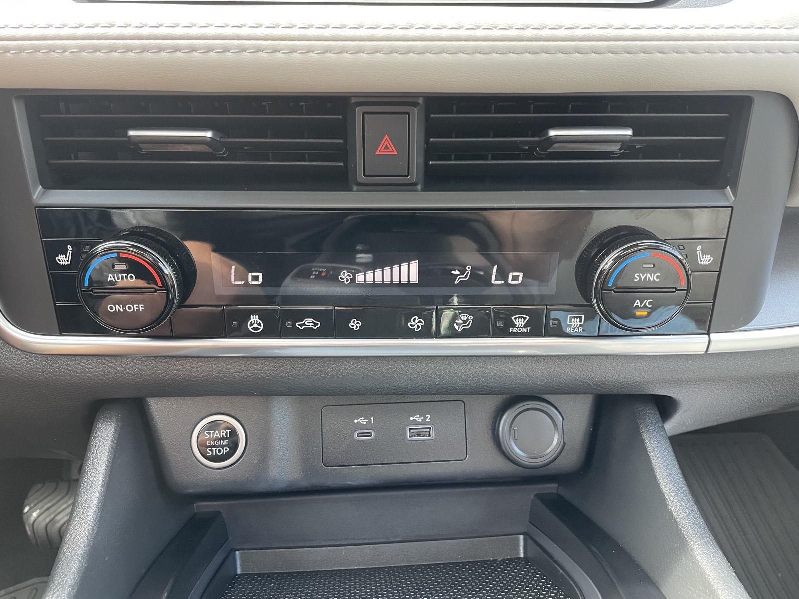 Vehicle photo 27