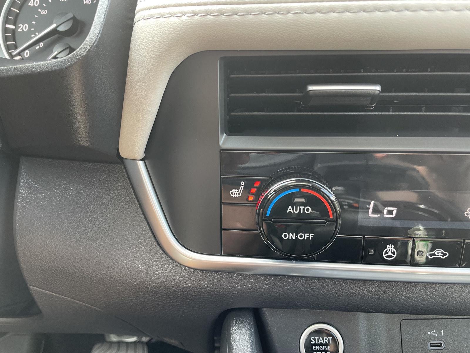 Vehicle photo 28