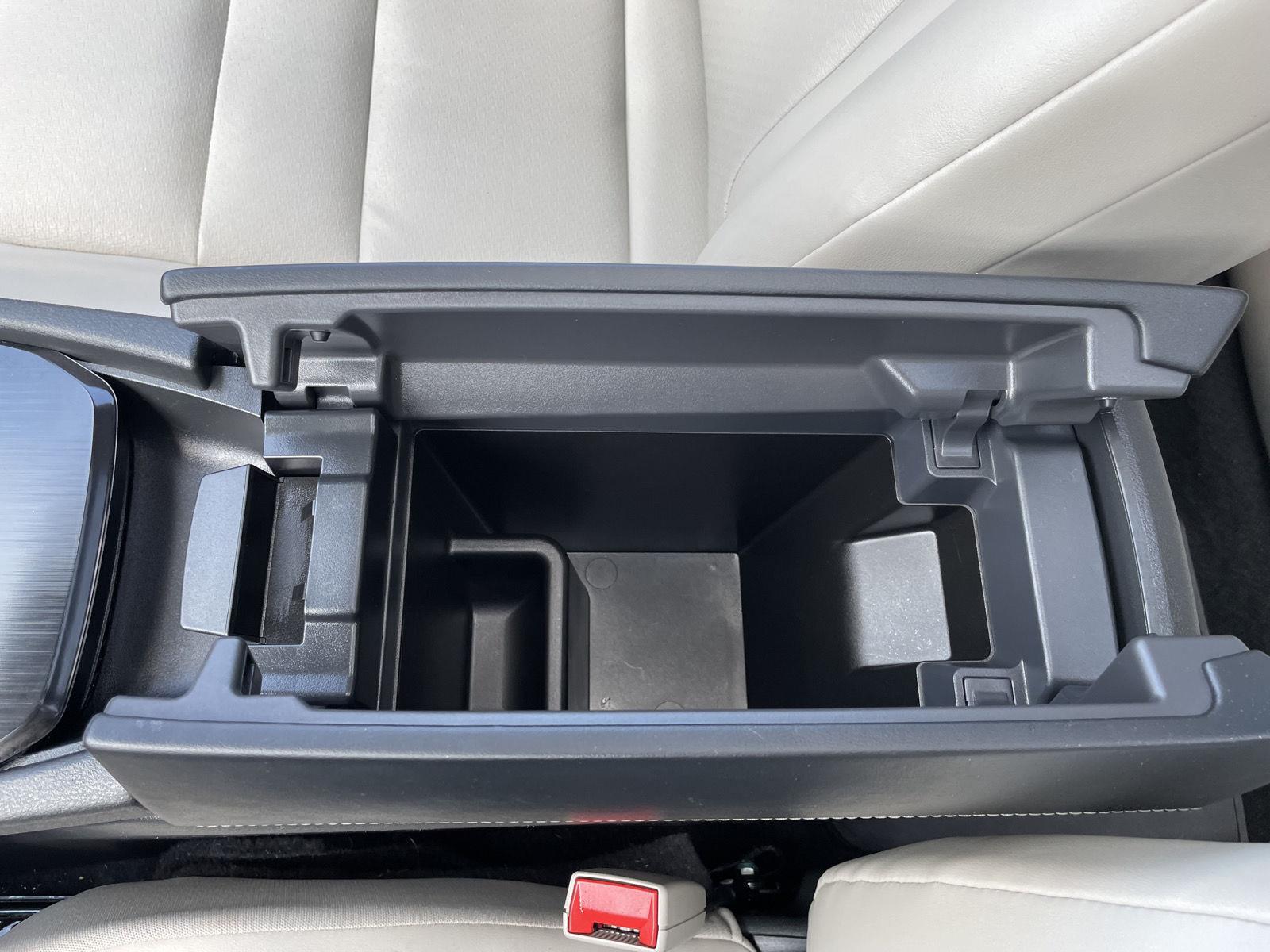 Vehicle photo 33