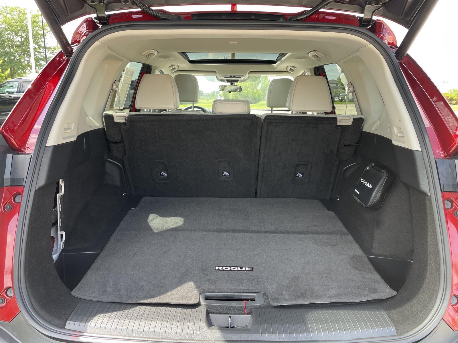 Vehicle photo 37