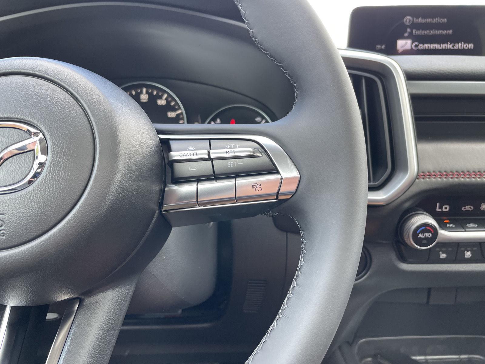 Vehicle photo 13