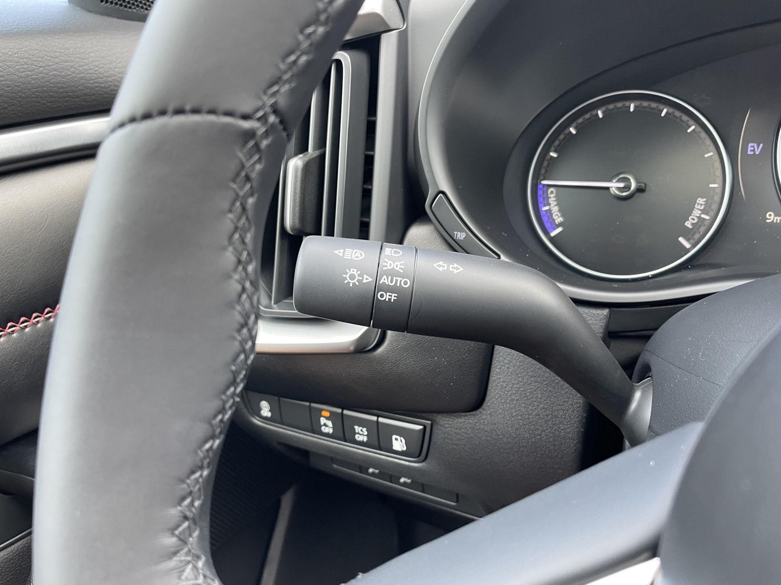 Vehicle photo 15