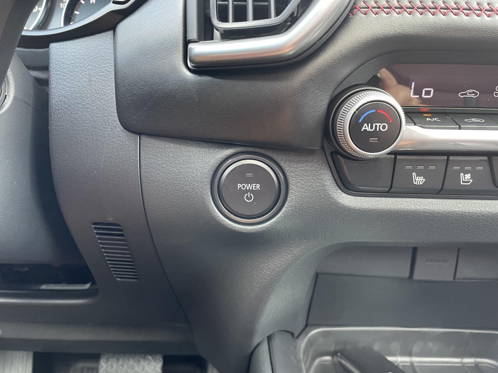 Vehicle photo 24