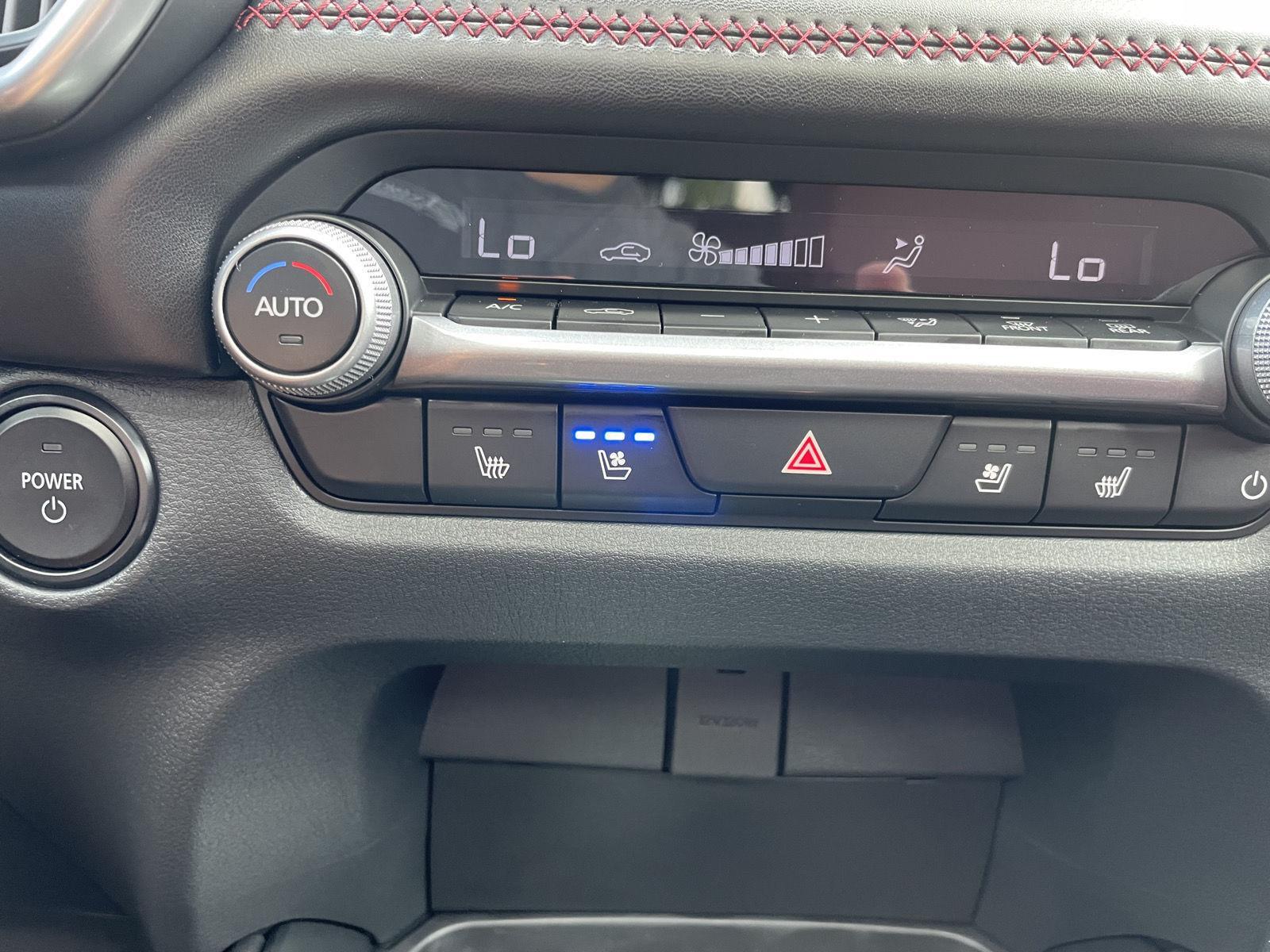 Vehicle photo 27