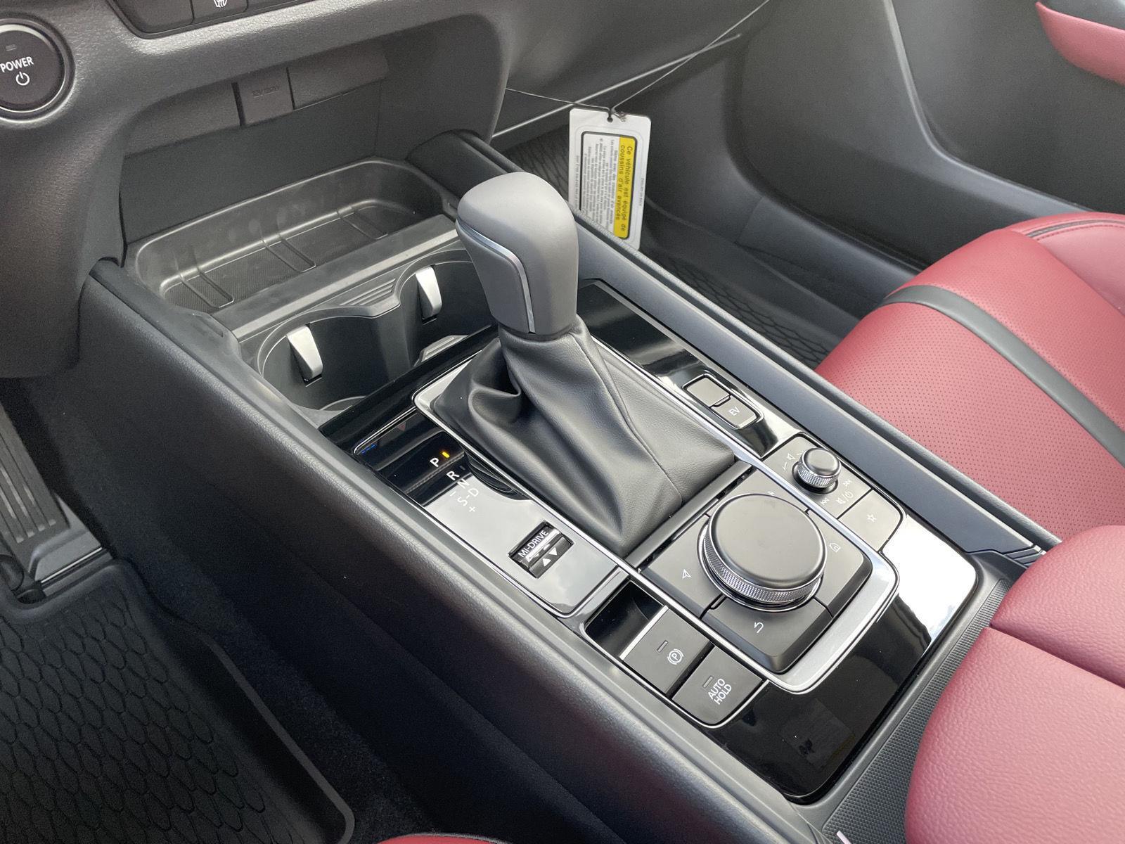 Vehicle photo 29