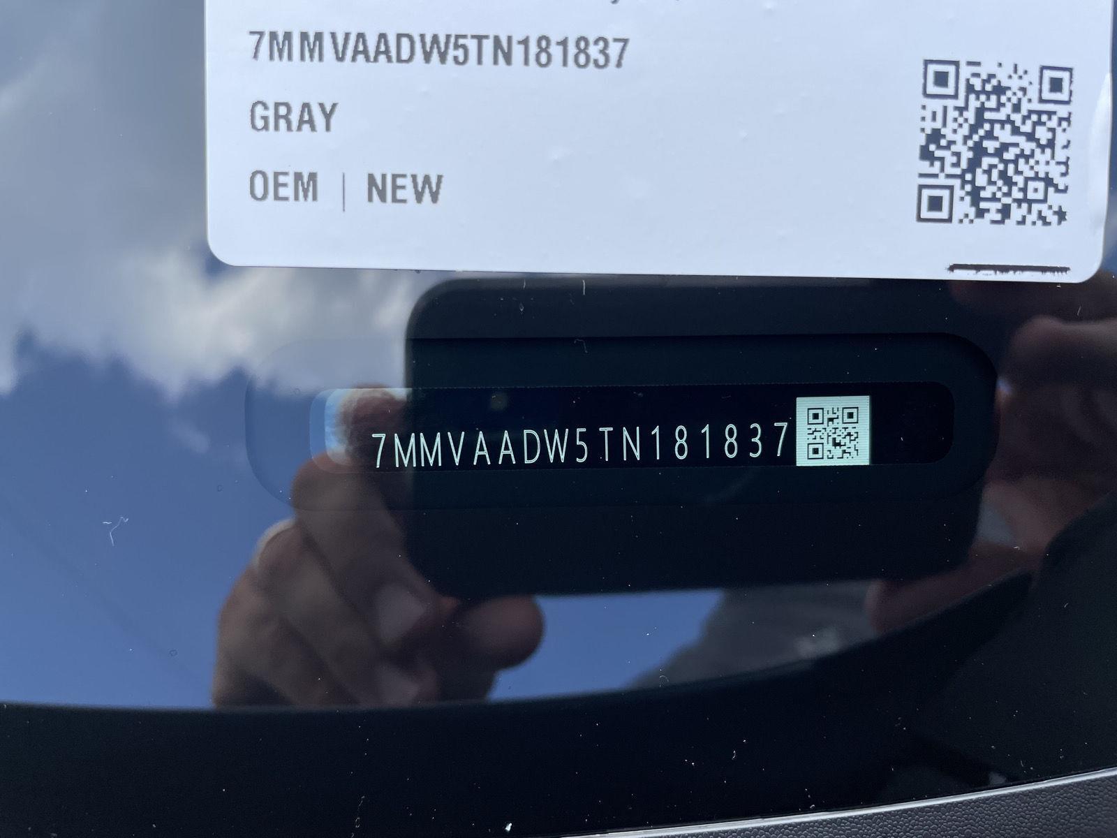 Vehicle photo 33