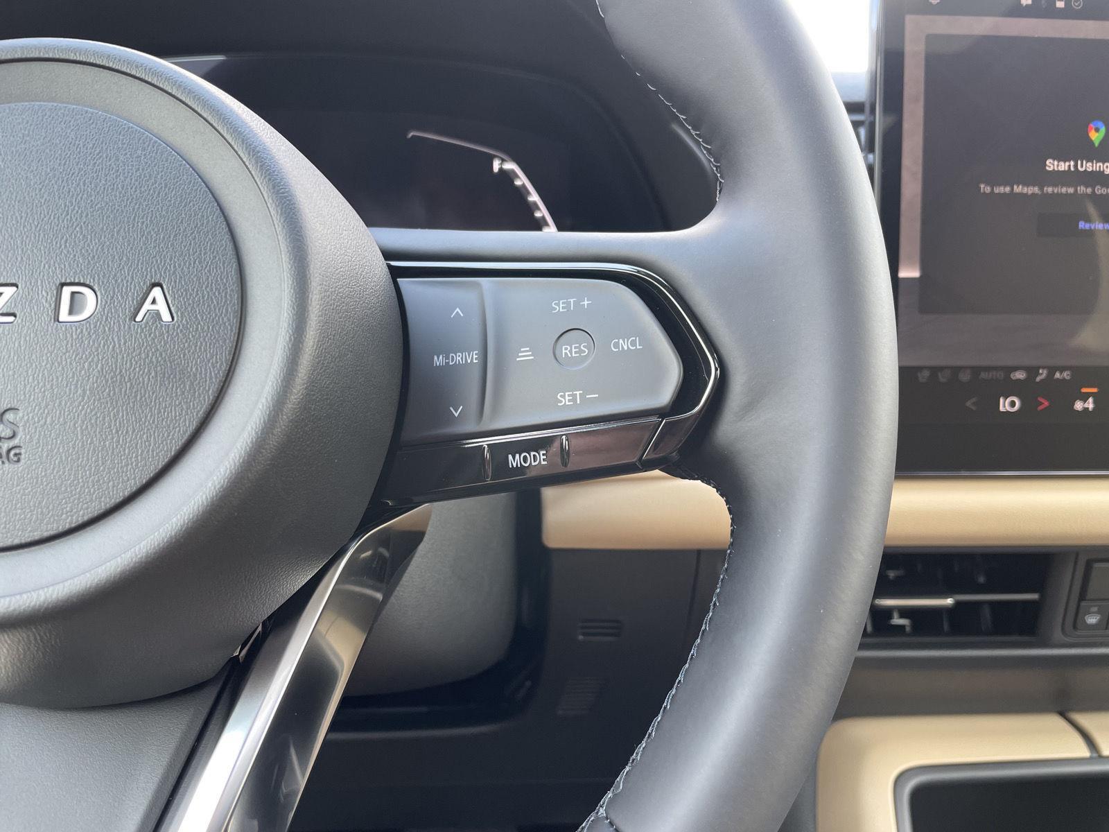 Vehicle photo 13