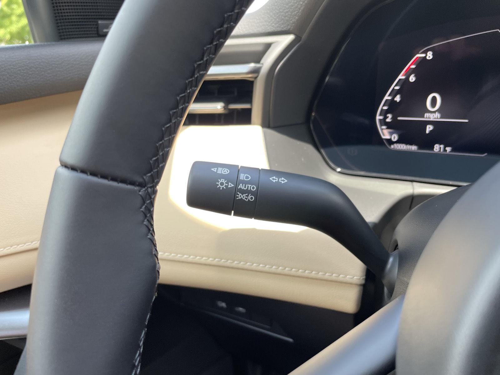 Vehicle photo 15
