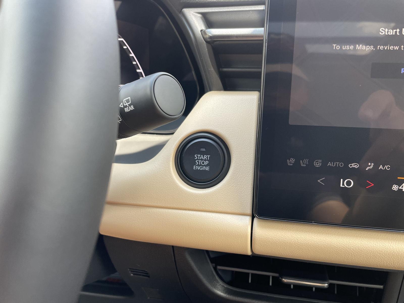 Vehicle photo 25