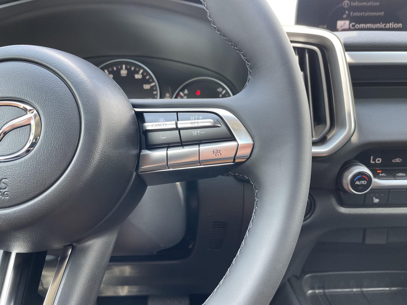 Vehicle photo 13