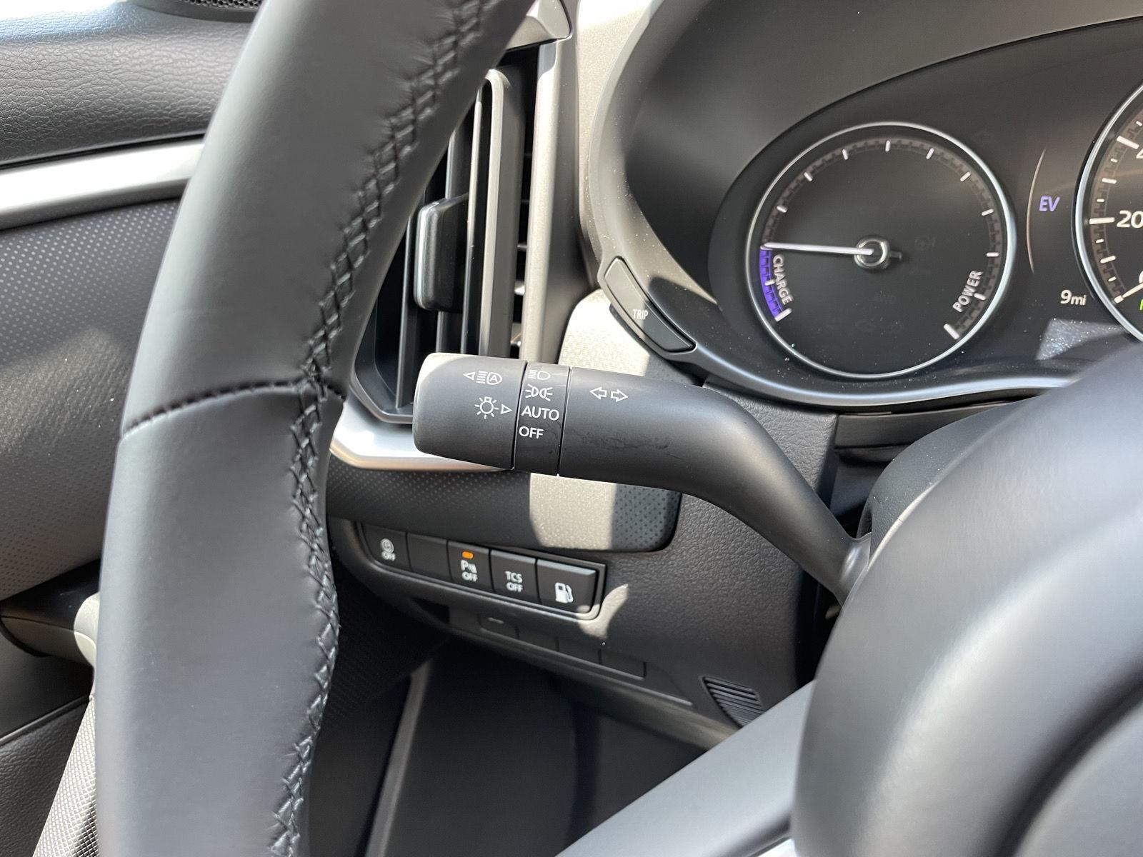 Vehicle photo 15