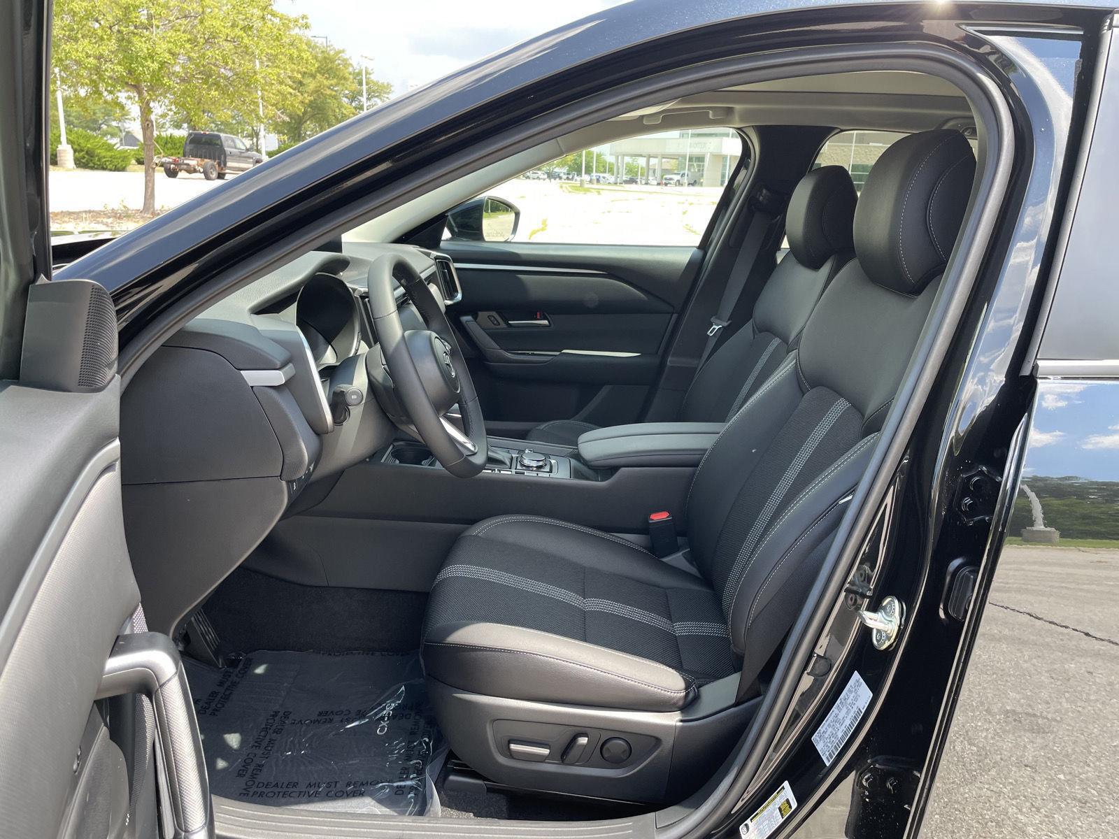 Vehicle photo 16