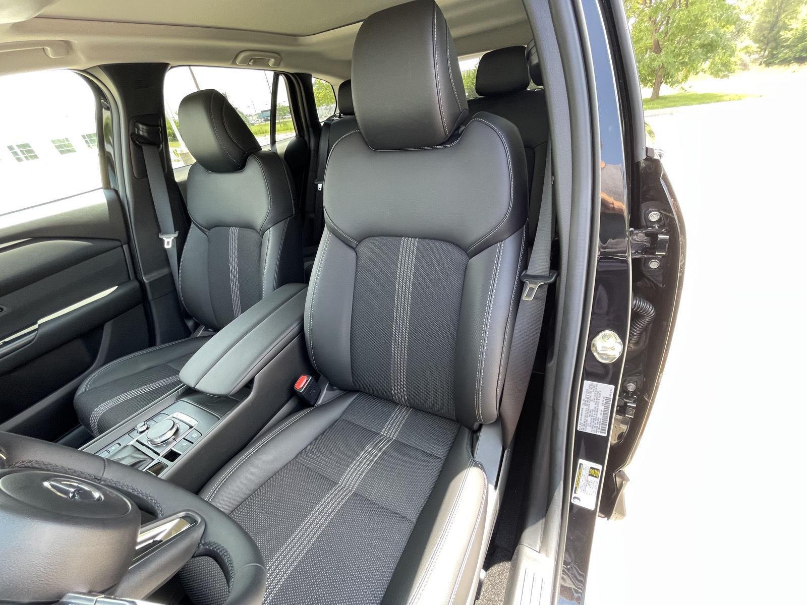 Vehicle photo 17