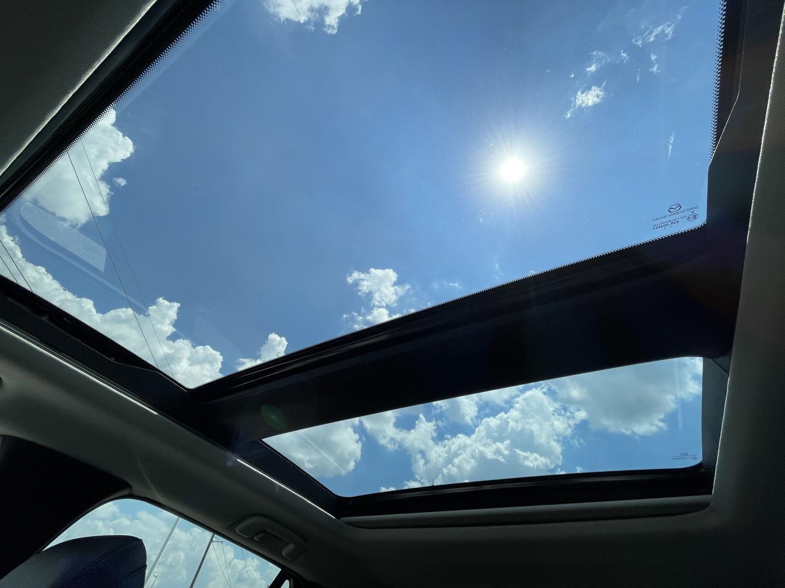 Vehicle photo 21