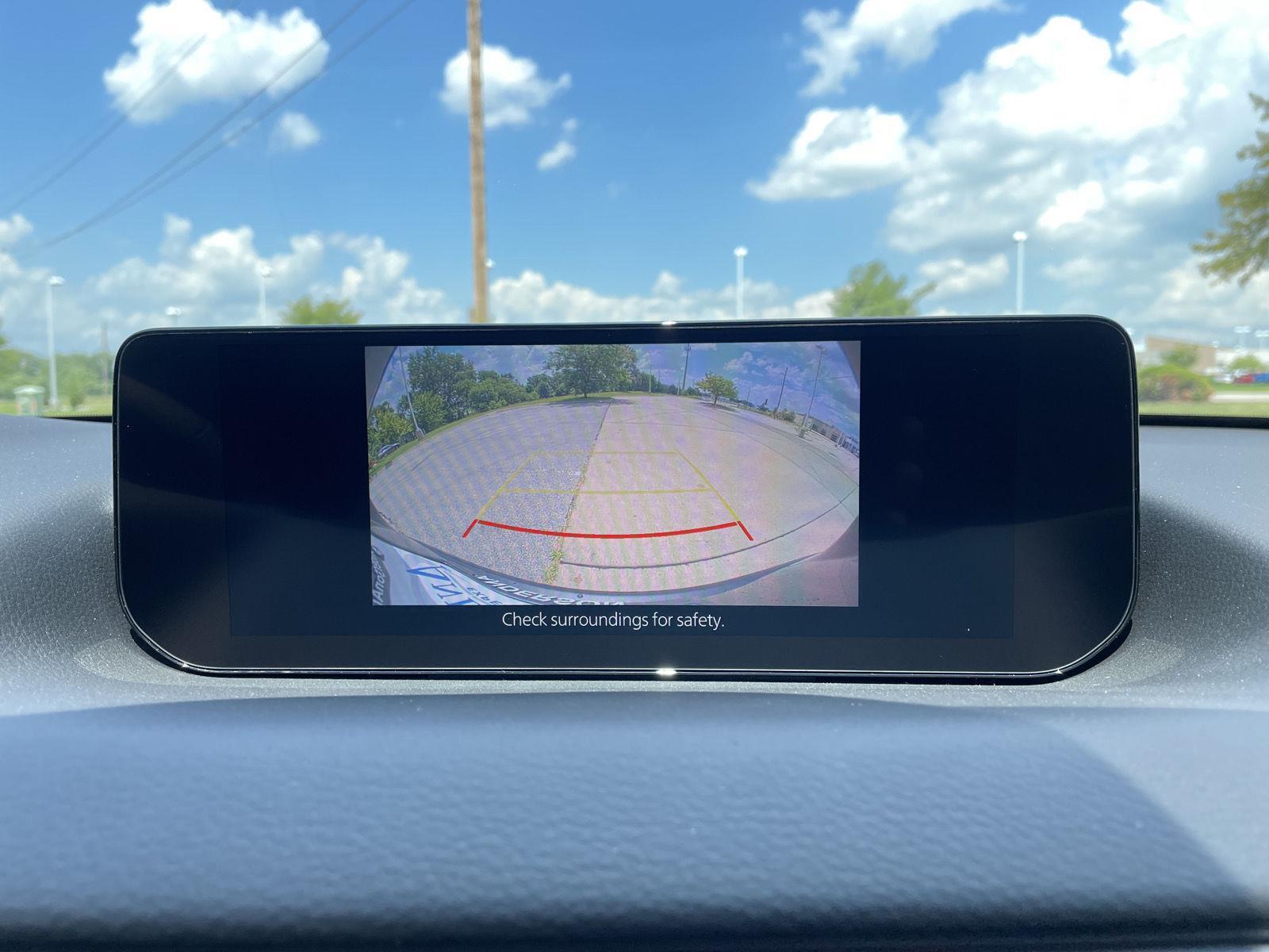 Vehicle photo 23