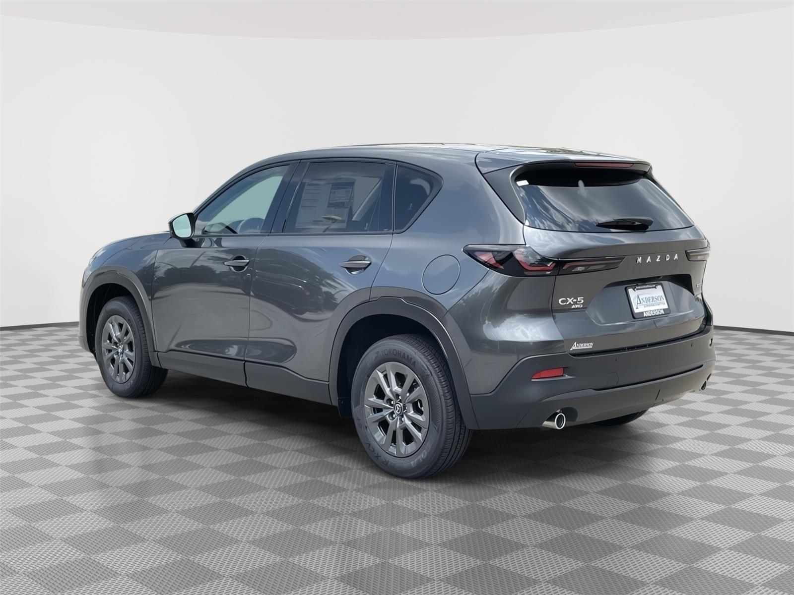 Vehicle photo 9