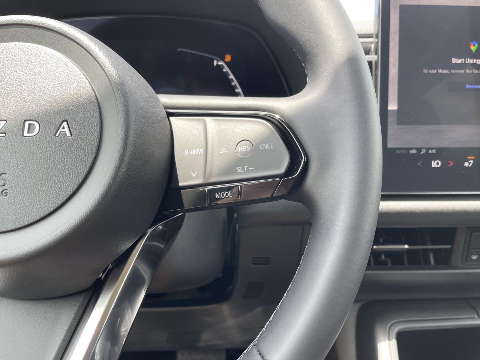 Vehicle photo 13